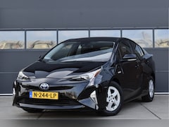 Toyota Prius - 1.8 Black Edition Camera - Navi - Cruise - Clima