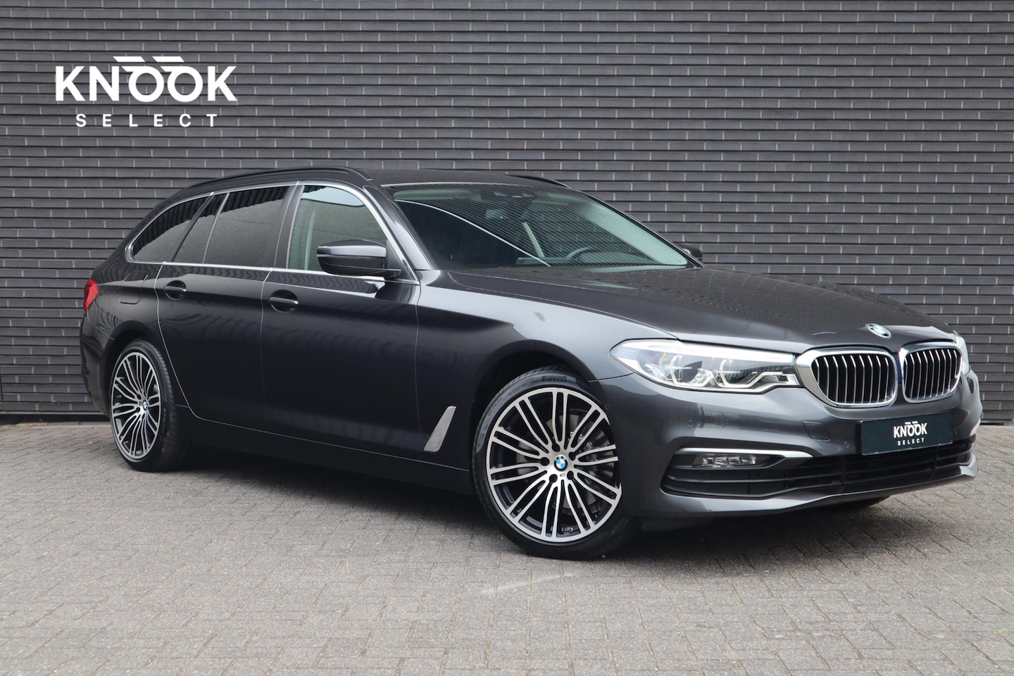 BMW 5-serie Touring - 520i High Executive | Comfortleder + Memory | 4-zone ECC | Adaptive Cruise | Elektr. Trekh - AutoWereld.nl