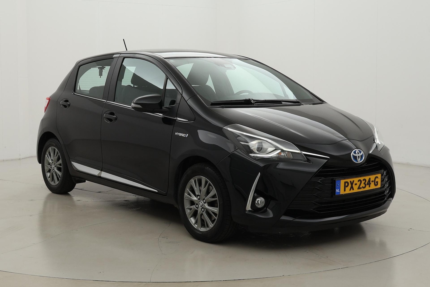 Toyota Yaris - 1.5 Hybrid Executive | Origineel NL | Volledig dealer onderhouden | Navigatie | Cruise | C - AutoWereld.nl