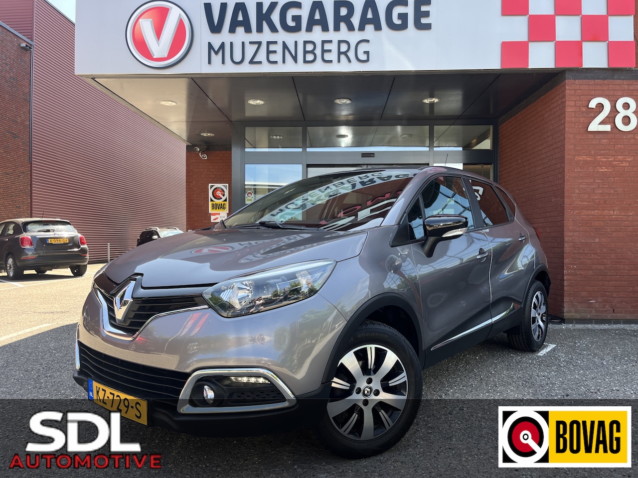 Renault Captur - 0.9 TCe Limited // NAVI // PDC // CRUISE // TREKHAAK!! - AutoWereld.nl
