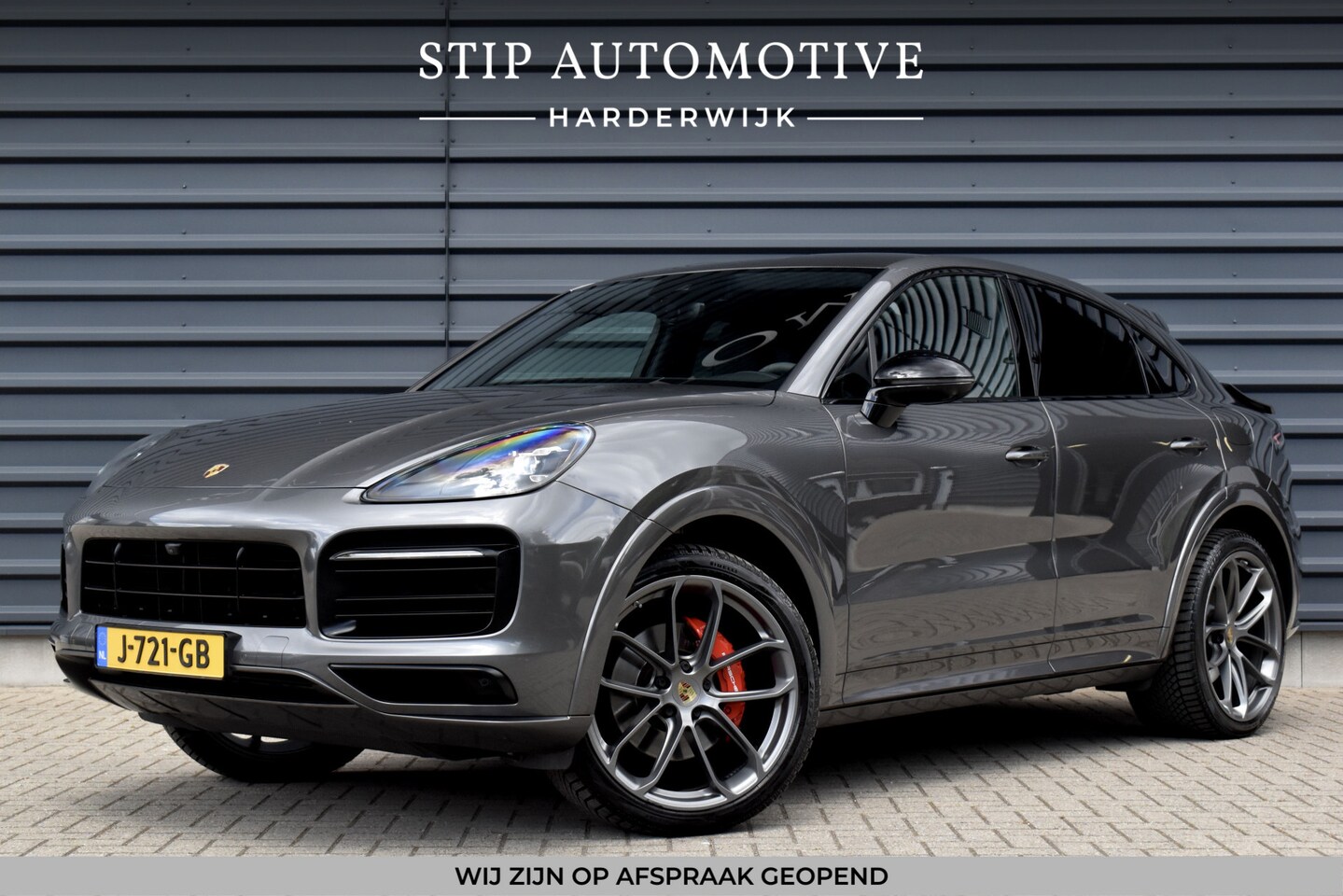 Porsche Cayenne Coupé - 3.0 E-Hybrid 462pk Lightweight Package | Carbon Exterieur | Carbon Dak | 22'' GT Design Wi - AutoWereld.nl