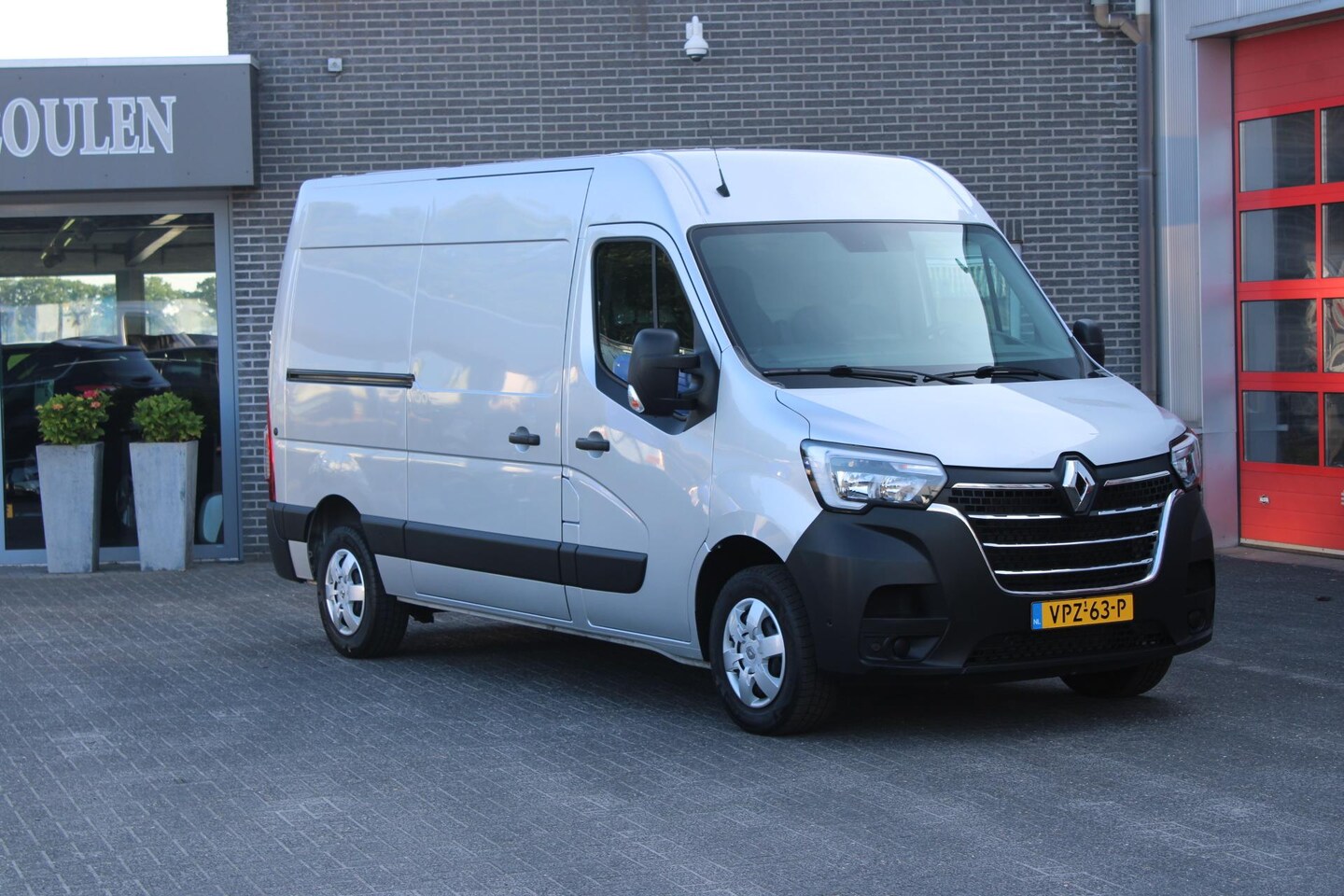 Renault Master - T35 2.3 dCi 150pk L2H2 Energy Work Edition Trekhaak - AutoWereld.nl