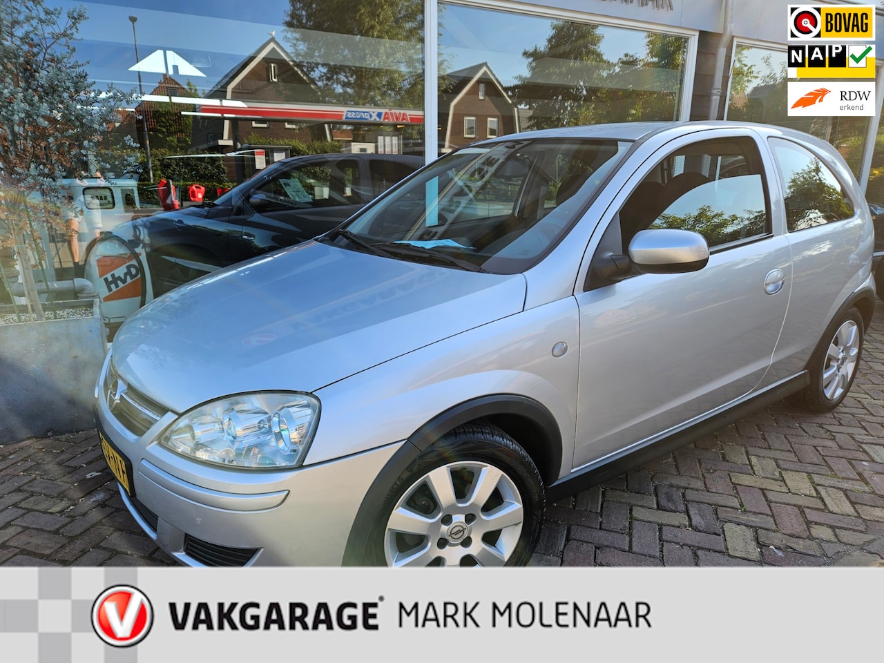 Opel Corsa - 1.2-16V Silverline 1.2-16V Silverline,zeer weinig km,airco - AutoWereld.nl