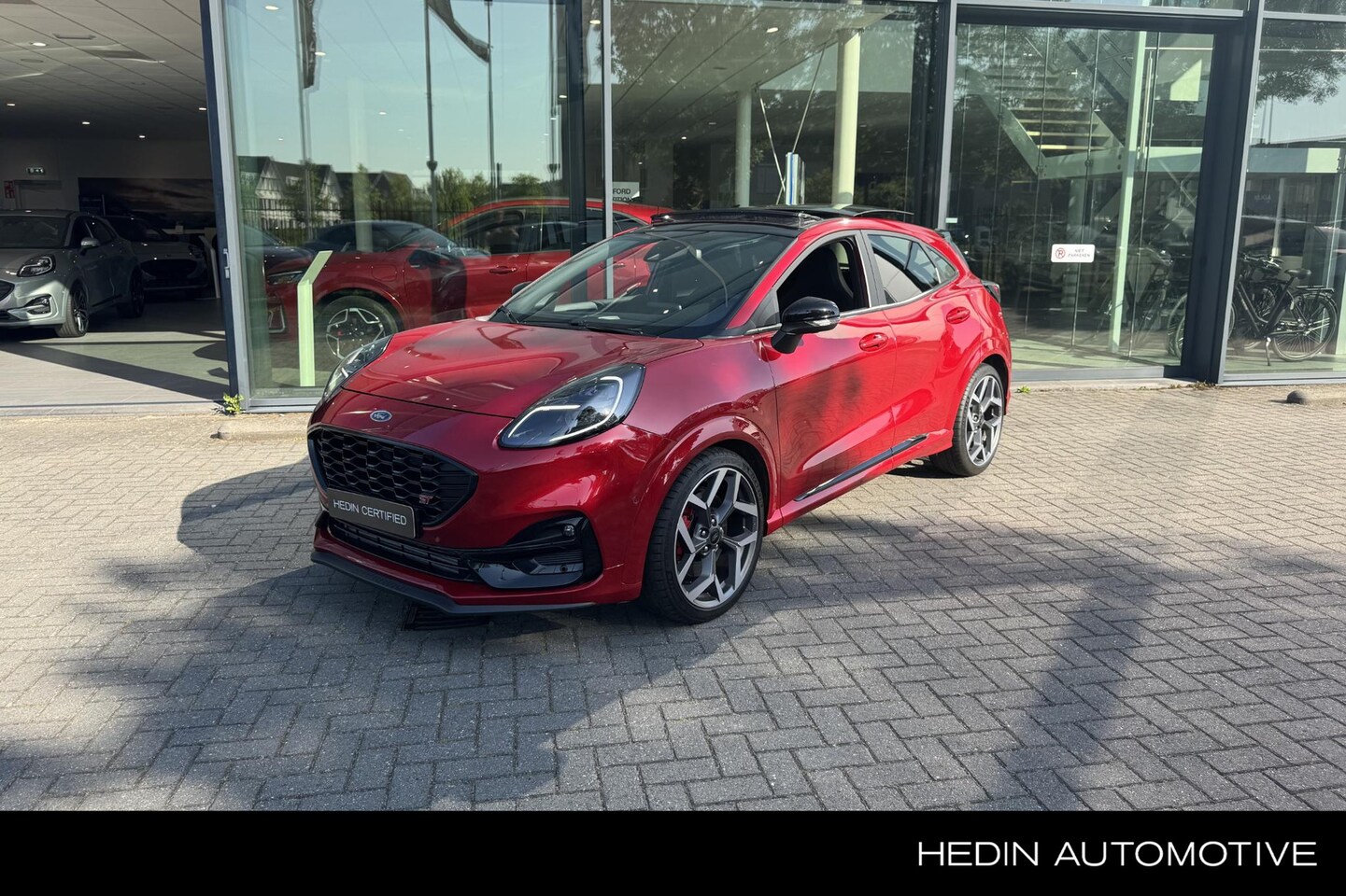 Ford Puma - 1.5 EcoBoost ST-X | Driver Assistance | Winter Pack | Fantastic Red | Panoramadak - AutoWereld.nl