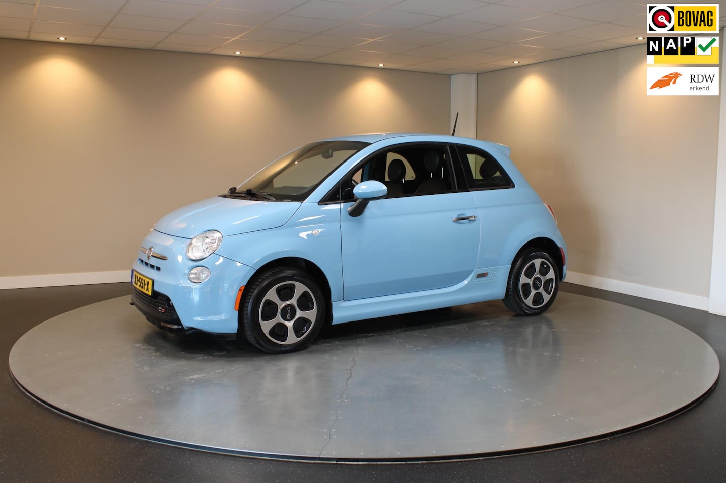 Fiat 500e - *Baby Blue* Automaat|Elektrisch|Stoelverw.|Cruise - AutoWereld.nl