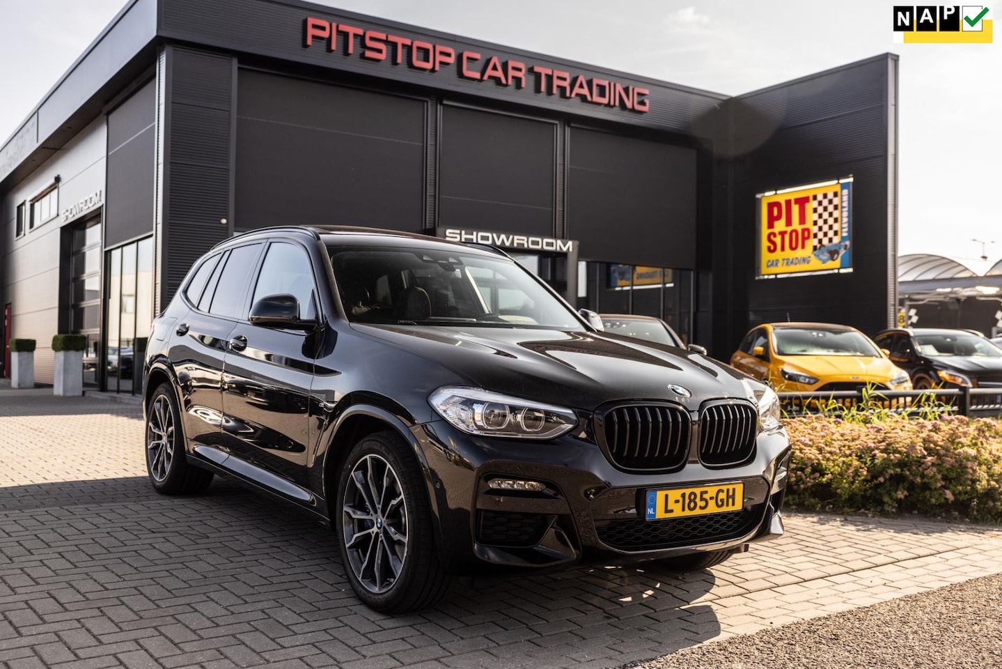 BMW X3 - XDrive30i M-Sport, 252 PK, Pano, Sfeer, Camera, Black Edition! - AutoWereld.nl