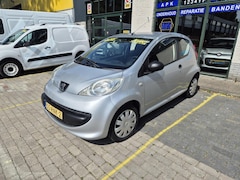 Peugeot 107 - 1.0-12V XR