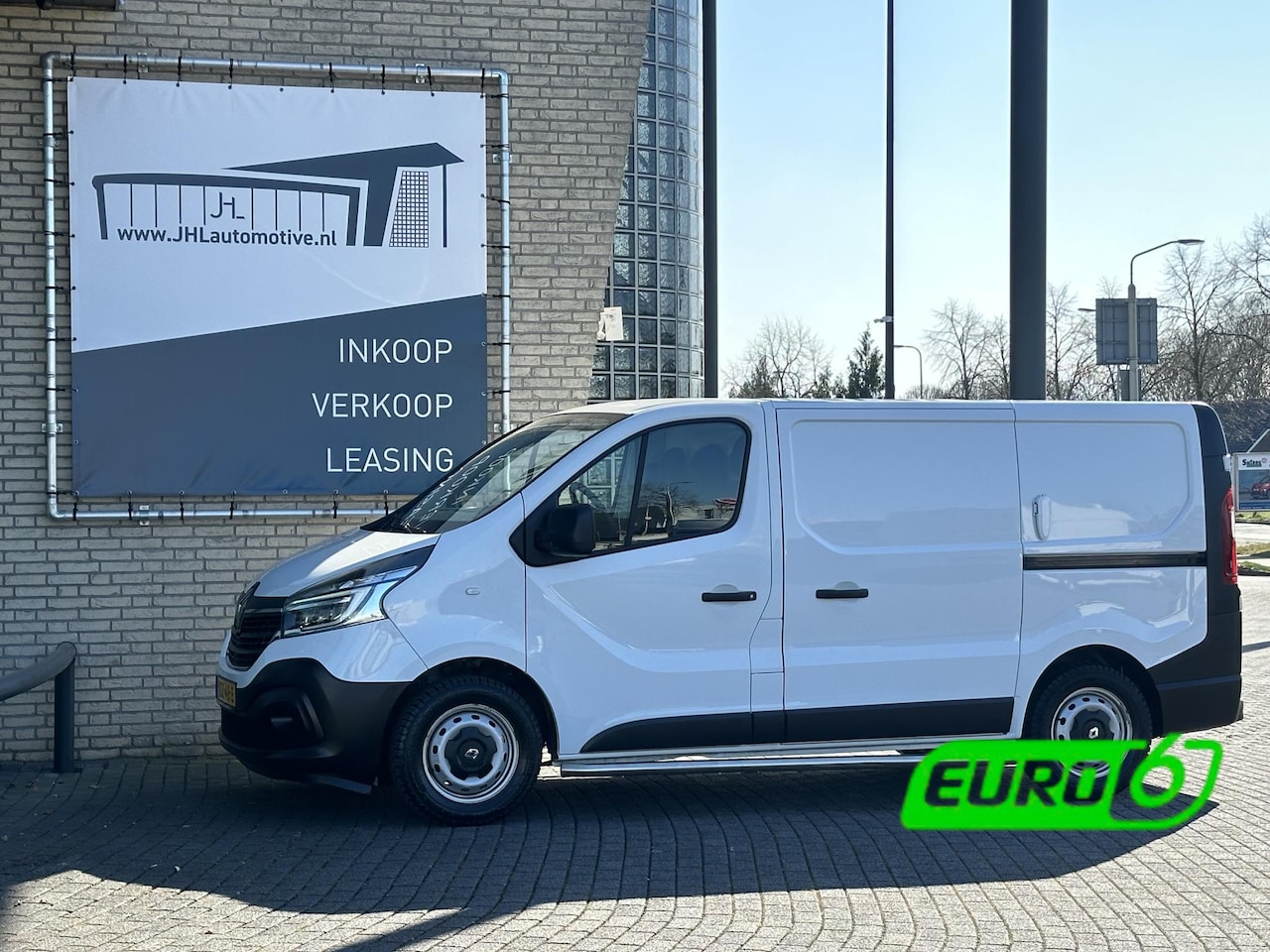 Renault Trafic - 1.6 dCi 95 T29 L1H1*INRICHTING*A/C*NAVI*CRUISE*TEL - AutoWereld.nl