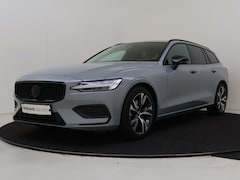 Volvo V60 - B3 Essential Edition | Trekhaak | Stoel en Stuurverwarming |