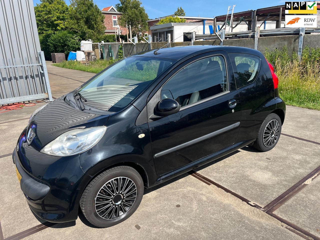 Peugeot 107 - 1.0-12V XR 1.0-12V XR - AutoWereld.nl