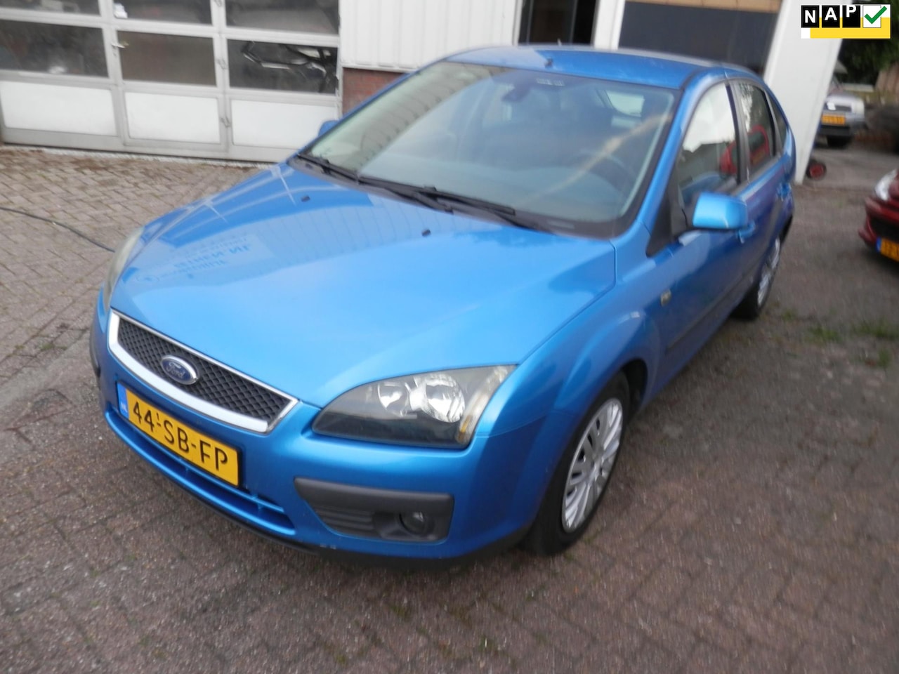 Ford Focus - 2.0-16V Futura 2.0-16V Futura - AutoWereld.nl