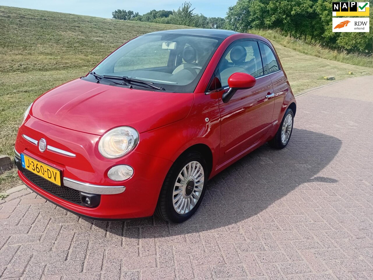 Fiat 500 - 1.2i Lounge Airco nieuwstaat altijd nieuwe APK en beurtje bij aflevering 147.359 km LM Vel - AutoWereld.nl