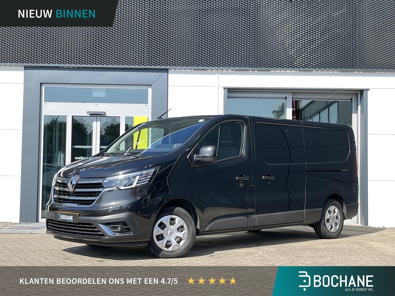 Renault Trafic - 2.0 dCi 130 T30 L2H1 Work Edition | Trekhaak | Zijschuifdeur links | Betimmering - AutoWereld.nl