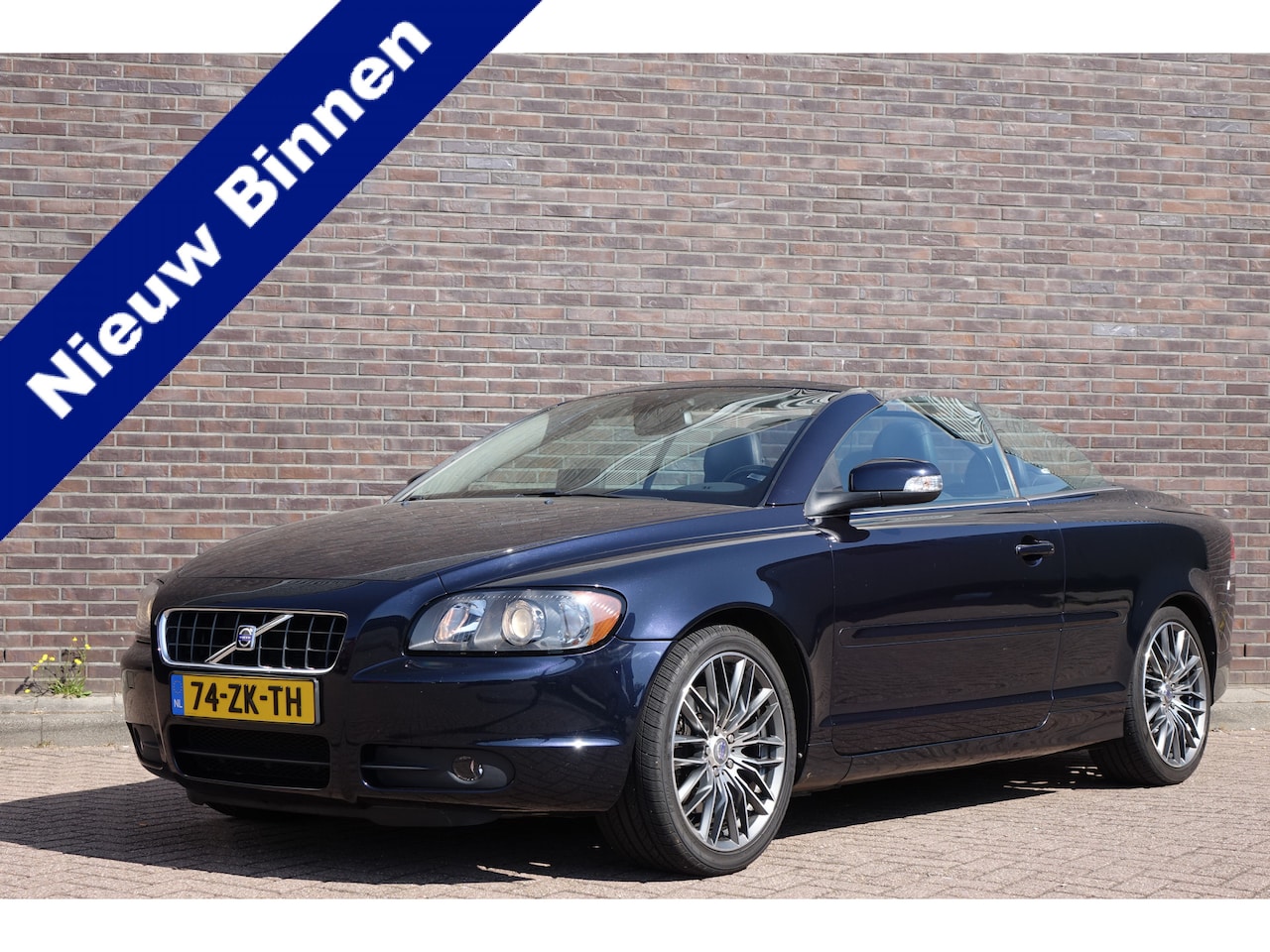 Volvo C70 Convertible - 2.4i Momentum 2.4i Momentum, 18", navigatie, YOUNGTIMER, trekhaak, prachtige auto - AutoWereld.nl