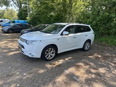 Mitsubishi Outlander - 2.0 PHEV Instyle Hybryde is Defect