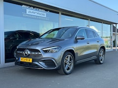 Mercedes-Benz GLA-Klasse - 250 e AMG Line automaat / Panoramaschuifdak / facelift / achteruitrijcamera/ winterpakket