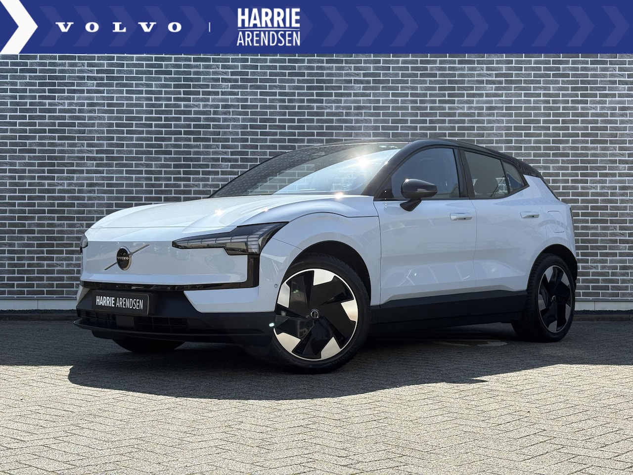 Volvo EX30 - Twin Motor Performance Ultra 69 kWh Trekhaak/Panoramadak - AutoWereld.nl