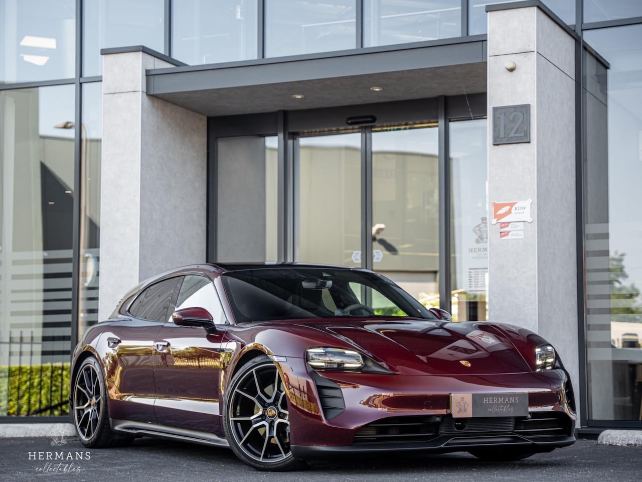 Porsche Taycan Sport Turismo - 79 kWh / Inno / Sport-Chrono / Pano / Bose / 18-way - AutoWereld.nl