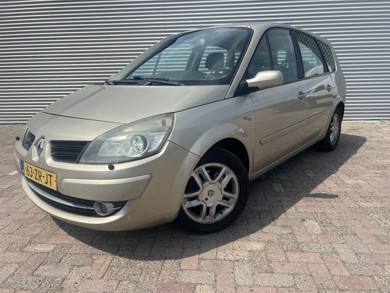 Renault Grand Scénic - 2.0-16V Tech Line 7p. | Nieuw Binnen! | Inruilkoopje | Zo Mee | Lees Tekst - AutoWereld.nl