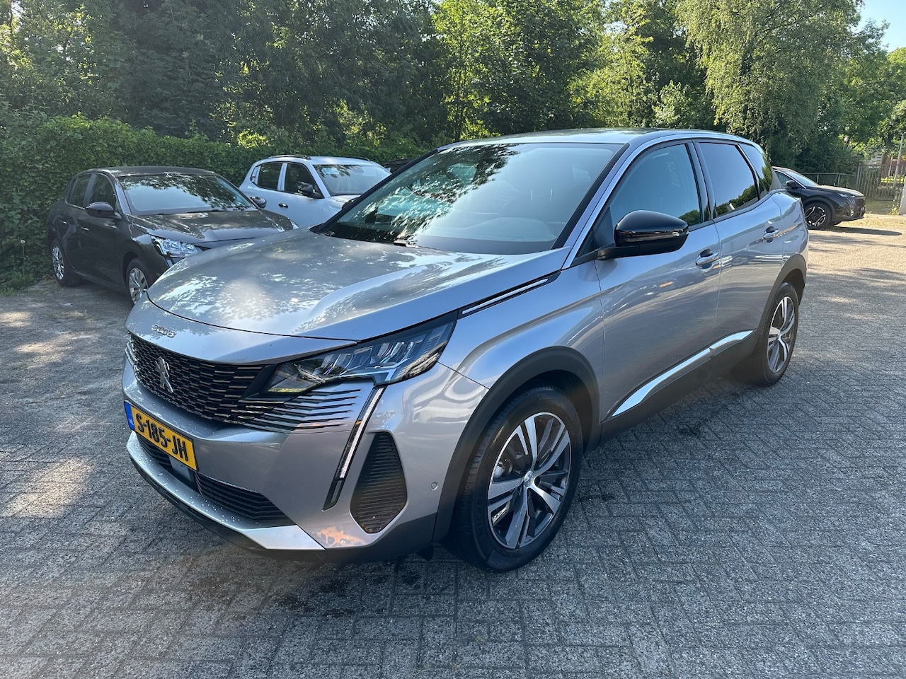 Peugeot 3008 - 1.2 PureTech Allure | Achterbank in delen neerklapbaar | Achteruitrijcamera | Airco (autom - AutoWereld.nl