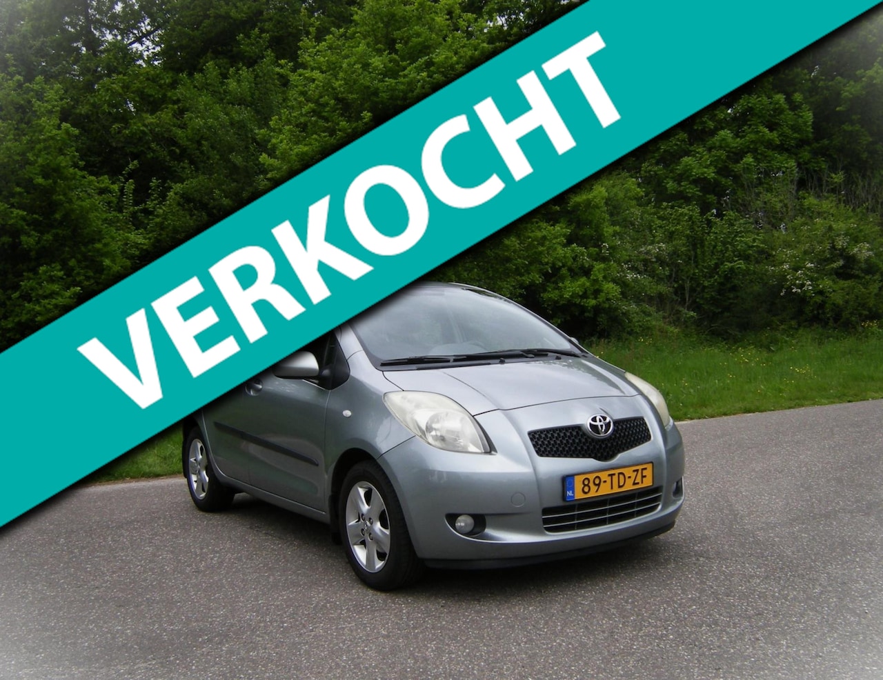 Toyota Yaris - 1.3 VVTi Luna MMT . AUTOMAAT . Airco . Trekhaak . PDC . enz - AutoWereld.nl