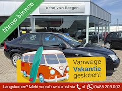 Ford Mondeo - 2.0-16V Futura, climatronic, cruisecontrol, navigatie, trekhaak, pdc