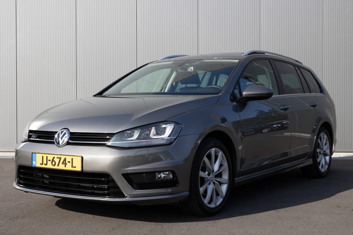 Volkswagen Golf Variant - 1.4 TSI | R-LINE | PANO | CAMERA | NL-AUTO | SPORTSTOELEN | NAVI - AutoWereld.nl