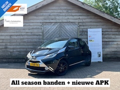 Toyota Aygo - 1.0 VVT-i x-wave | Clima | Navi | Keyless | Camera | Nieuwe APK | Top