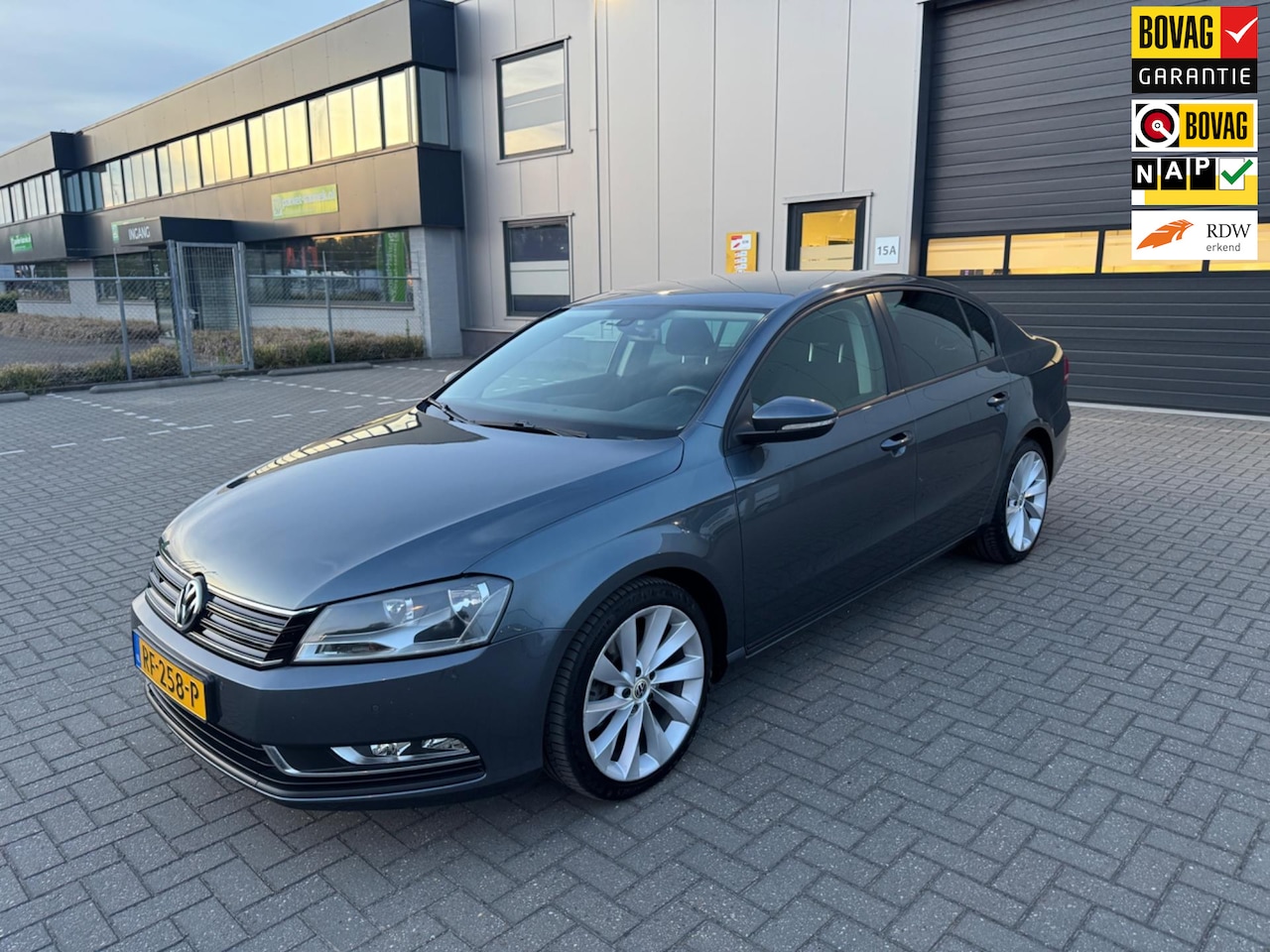 Volkswagen Passat - 1.6 TDI BlueMotion 1.6 TDI BlueMotion - AutoWereld.nl