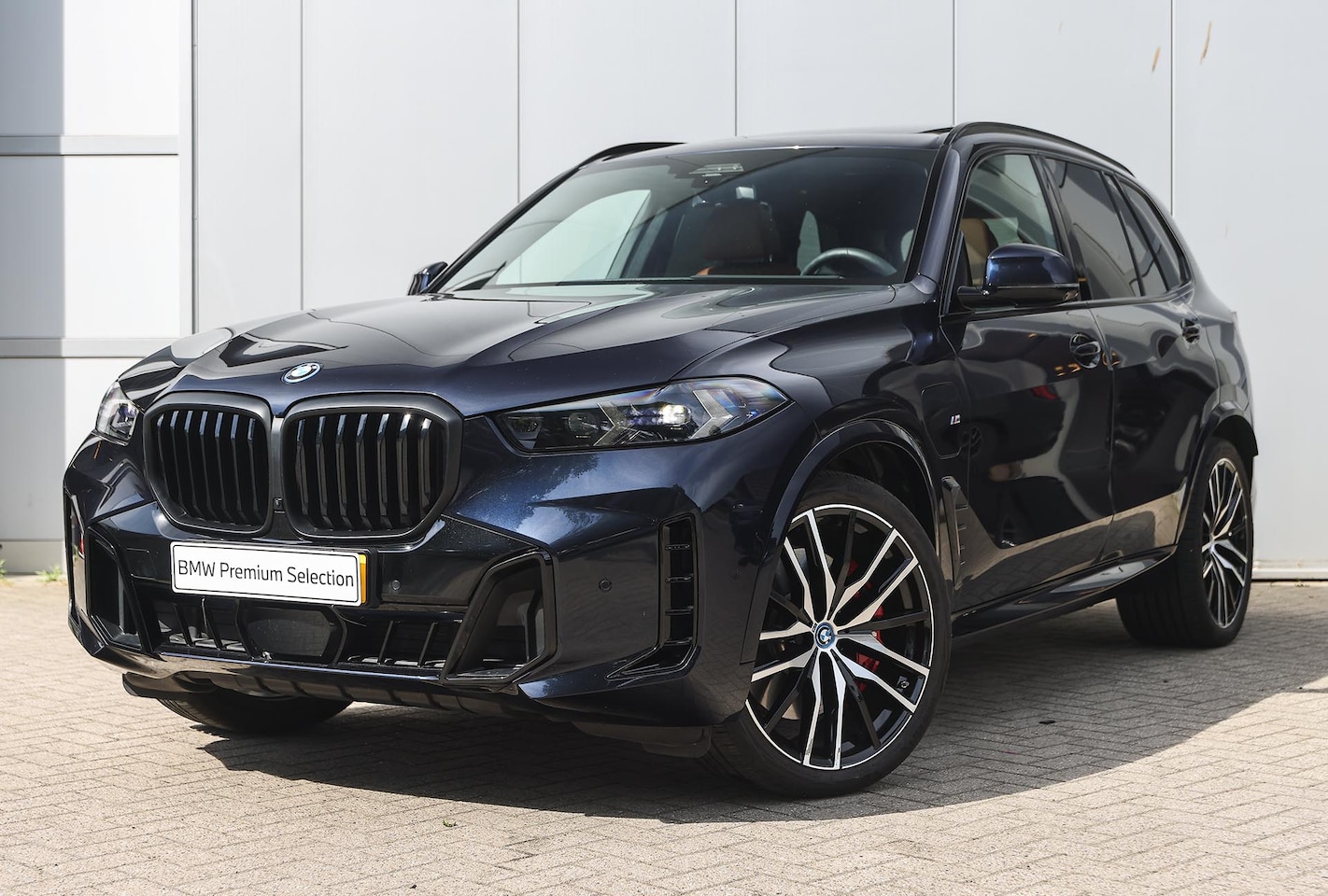 BMW X5 - xDrive50e High Executive M Sport Automaat / Panoramadak Sky Lounge / Trekhaak / Soft-Close - AutoWereld.nl