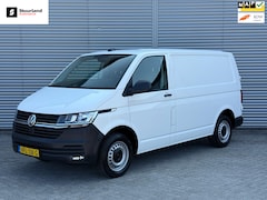 Volkswagen Transporter - 2.0 TDI L1H1 150pk DSG Airco/ Navi/ Cruise/ PDC/ Trekhaak/ 3 zits/