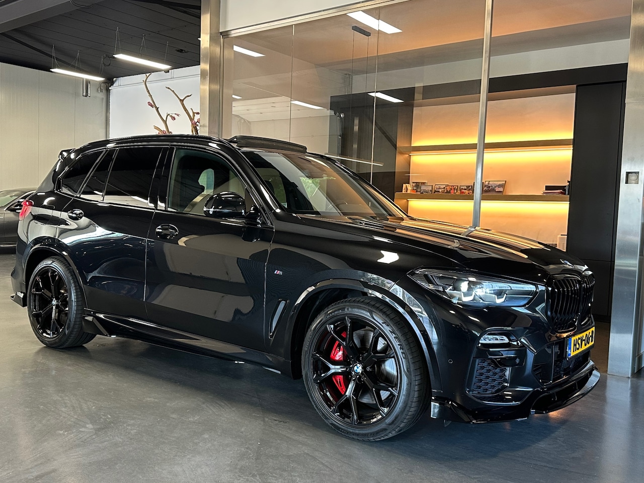 BMW X5 - XDrive45e M Pack Panorama Memory Sfeerverl. - AutoWereld.nl