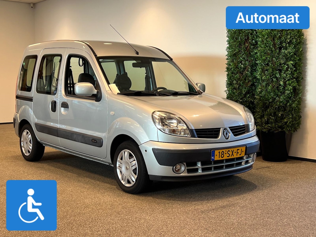 Renault Kangoo - Rolstoelauto Automaat (airco) - AutoWereld.nl