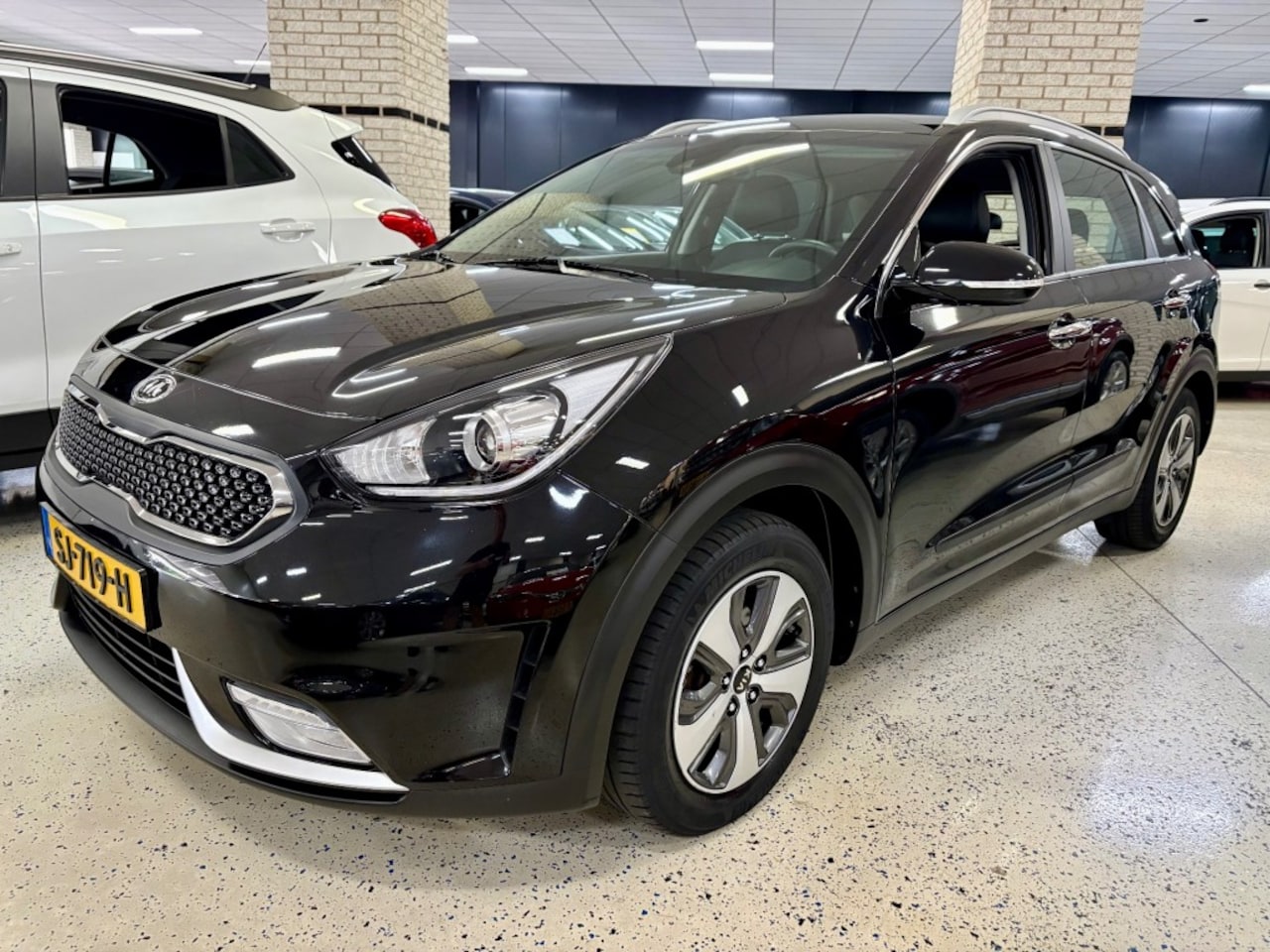 Kia Niro - 1.6 GDI H. DYNAMICL. / Climat / Cruise / Navi / Apple/ Android - AutoWereld.nl