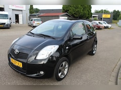 Toyota Yaris - 1.3 VVTI EXEC. MMT