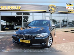 BMW 5-serie Touring - 528i Upgrade Edition | Digitaalklok | 360 Camera | Memorystoelen |