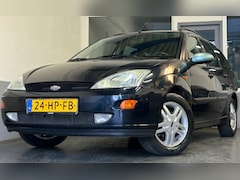 Ford Focus Wagon - 1.6-16V Collection|NAP|NweAPK|Airco|5Deurs|CentrDVG|Nettestaat