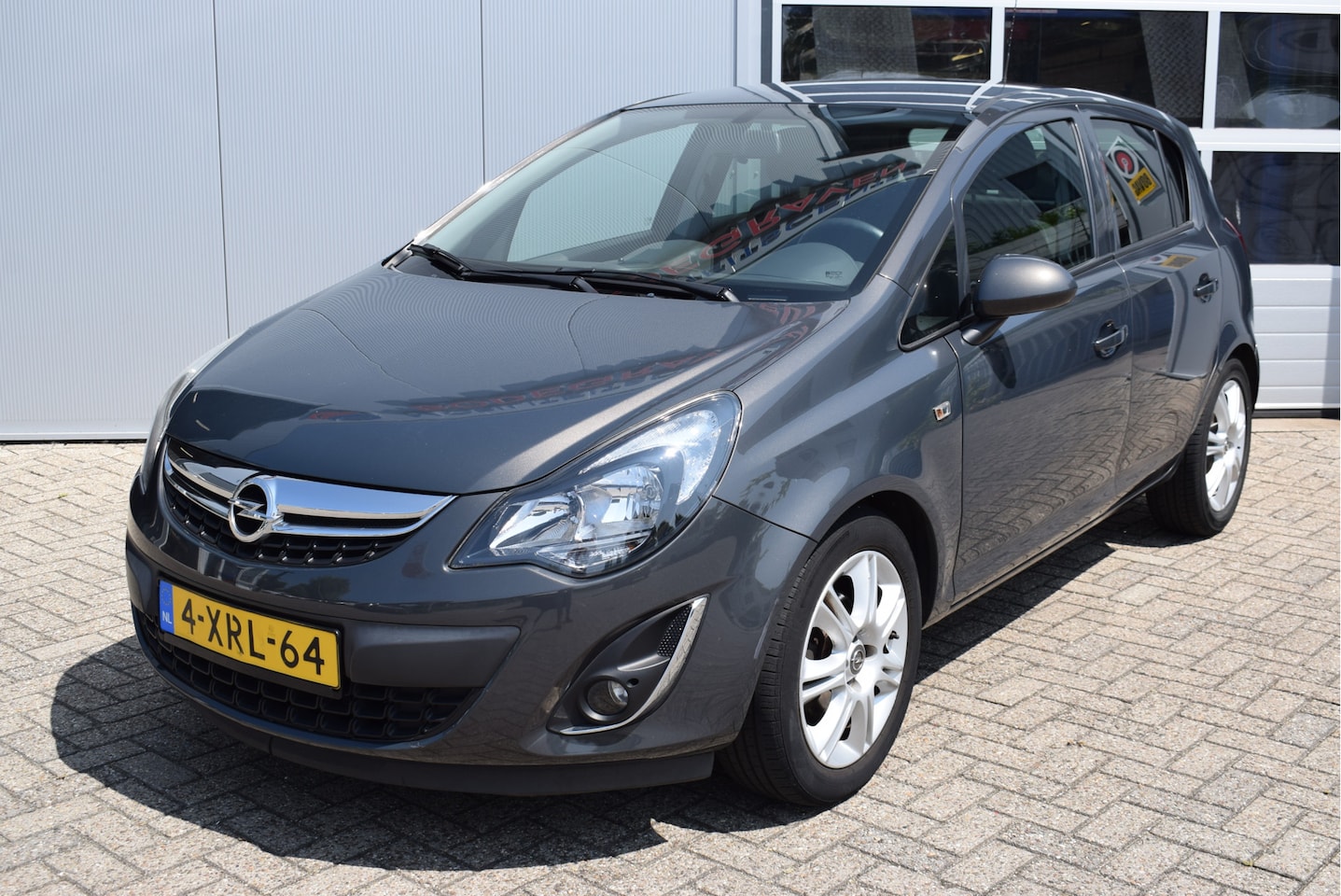 Opel Corsa - 1.2-16V BlitZ | NL-Auto | Climate Control | Stoel- & stuurverwarming - AutoWereld.nl