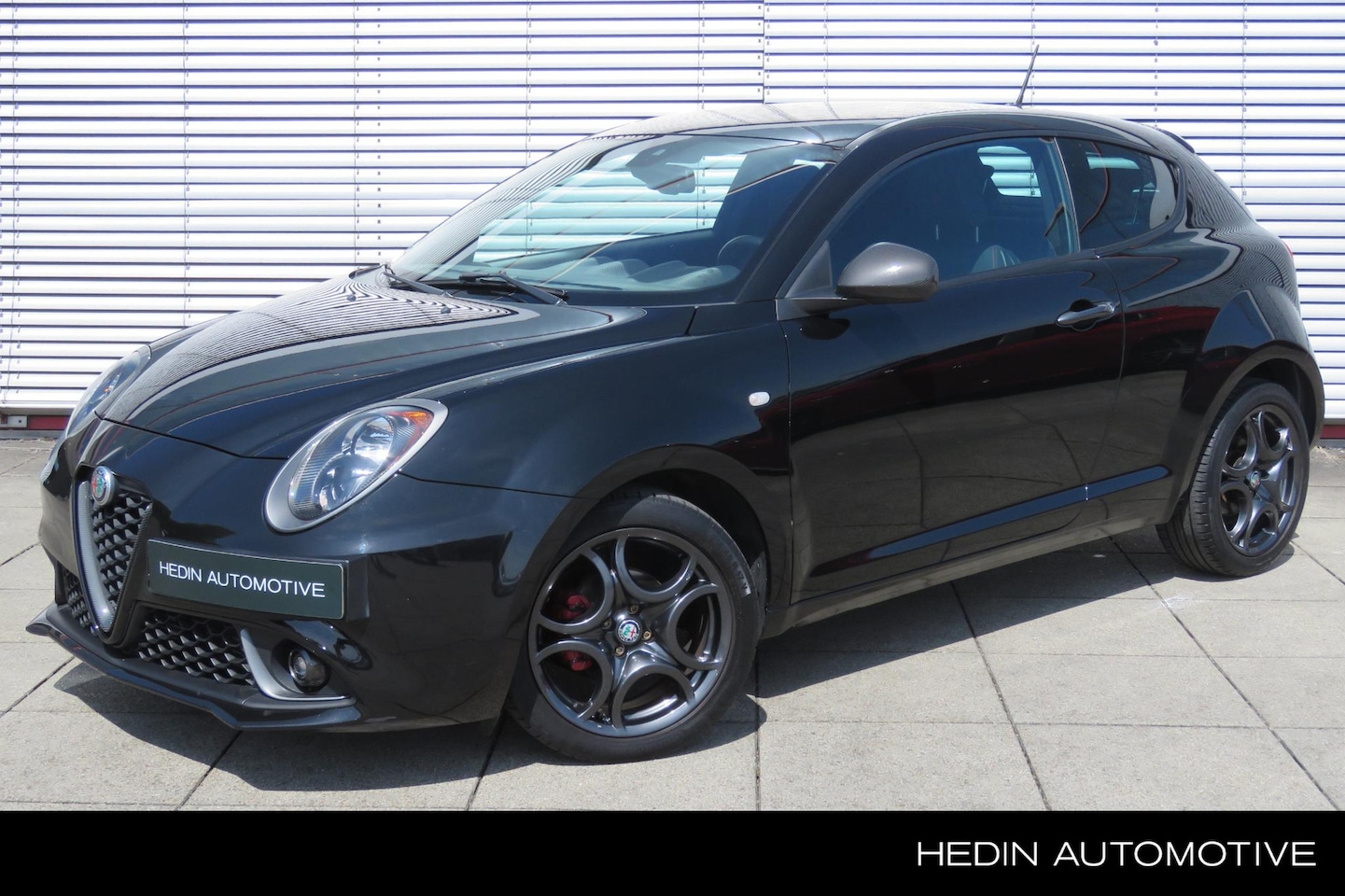 Alfa Romeo MiTo - 0.9 TwinAir ECO | Navigatie | Parkeersensoren Achter | 17" Lichtmetalen Velgen | - AutoWereld.nl