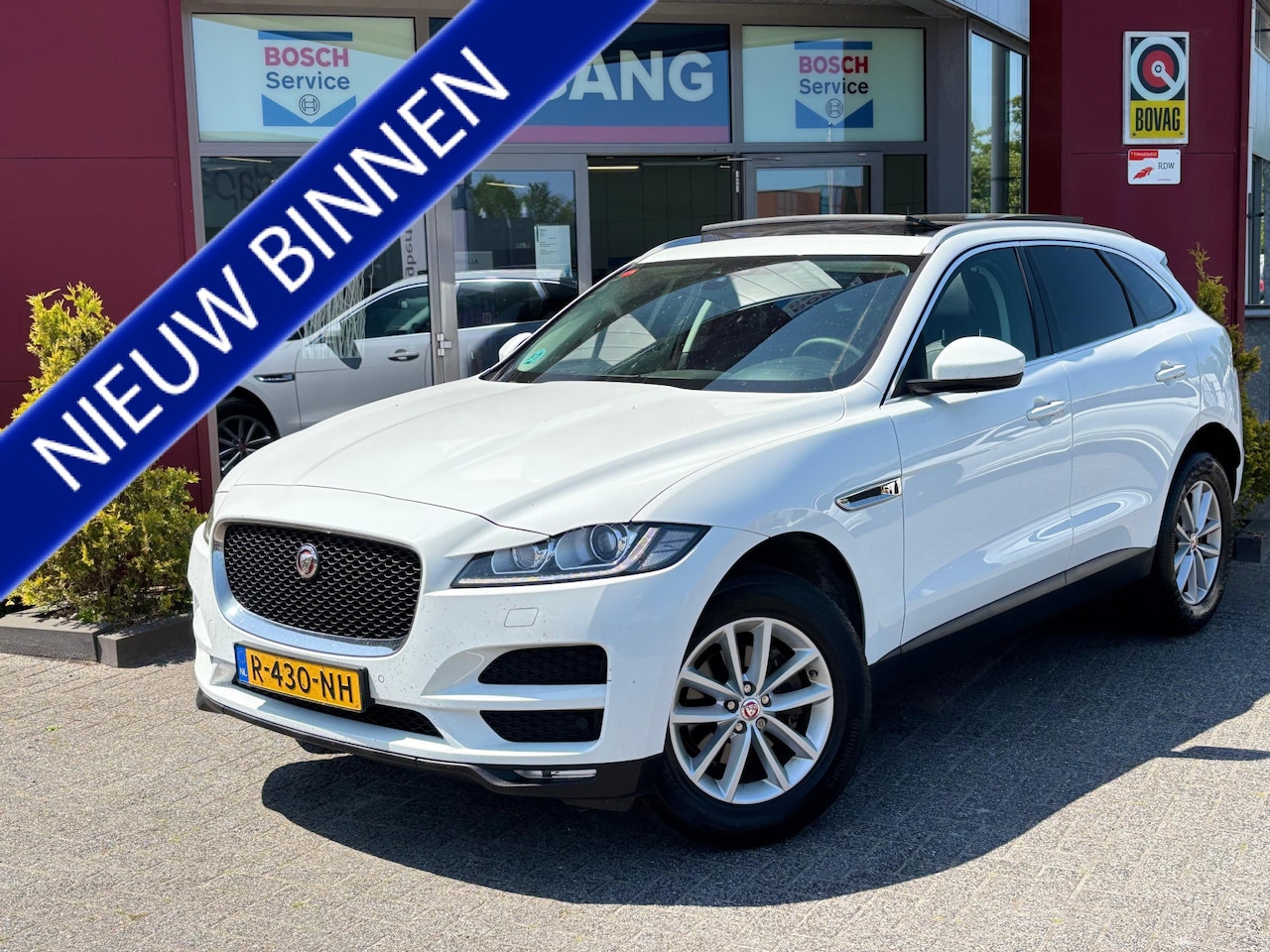 Jaguar F-Pace - 2.0 Portfolio AWD 20d | Panoramadak - AutoWereld.nl
