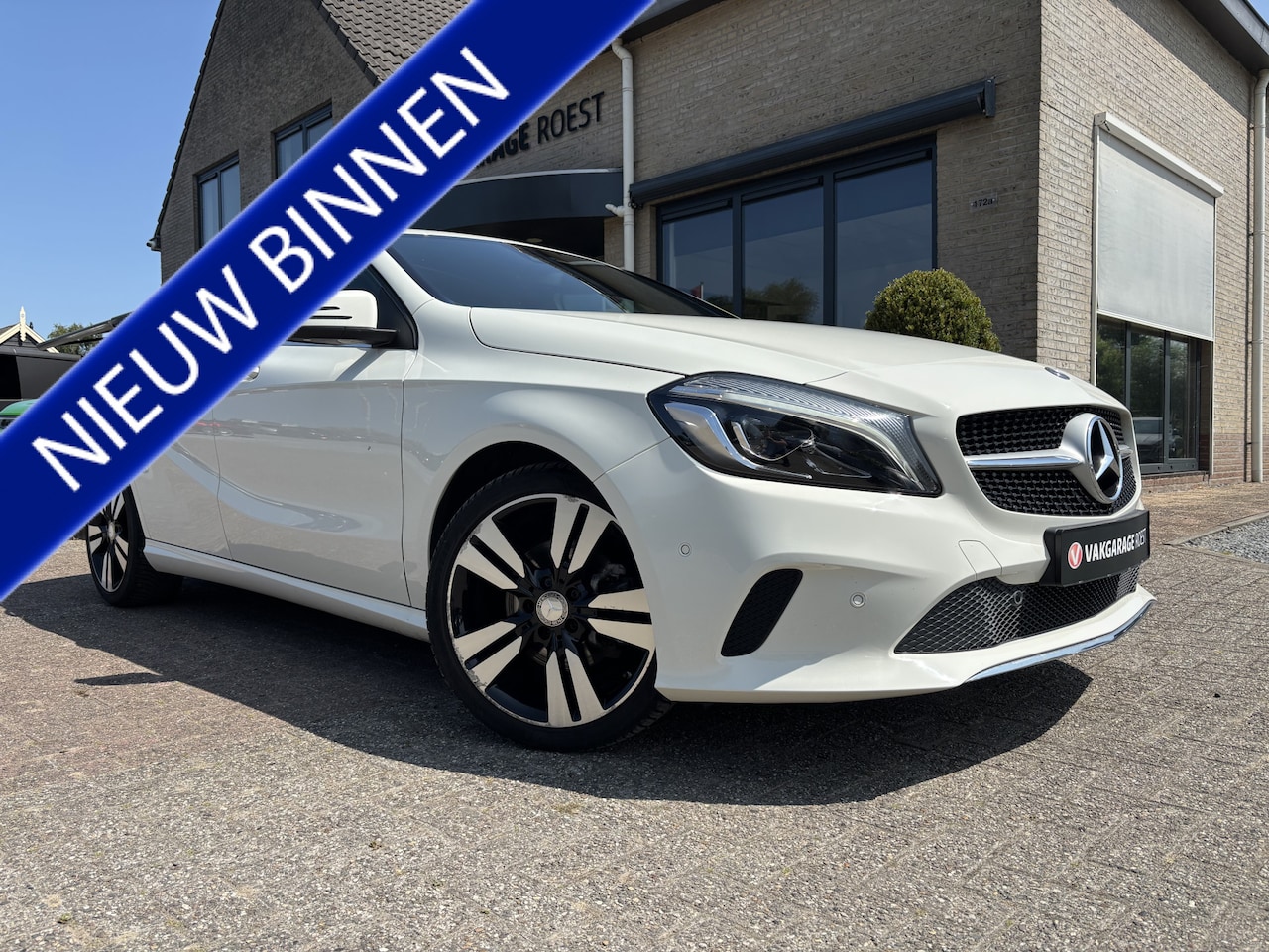 Mercedes-Benz A-klasse - 5DRS 180 Prestige Automaat Sportinterieur / Navigatie / Full LED - AutoWereld.nl
