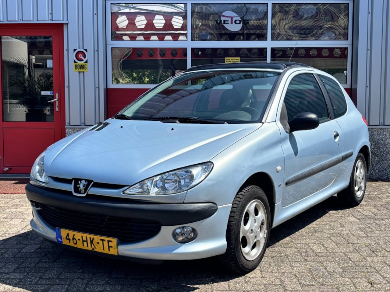 Peugeot 206 - 1.4 XS Elektr. Schuifdak | Zeer Lage KM - AutoWereld.nl