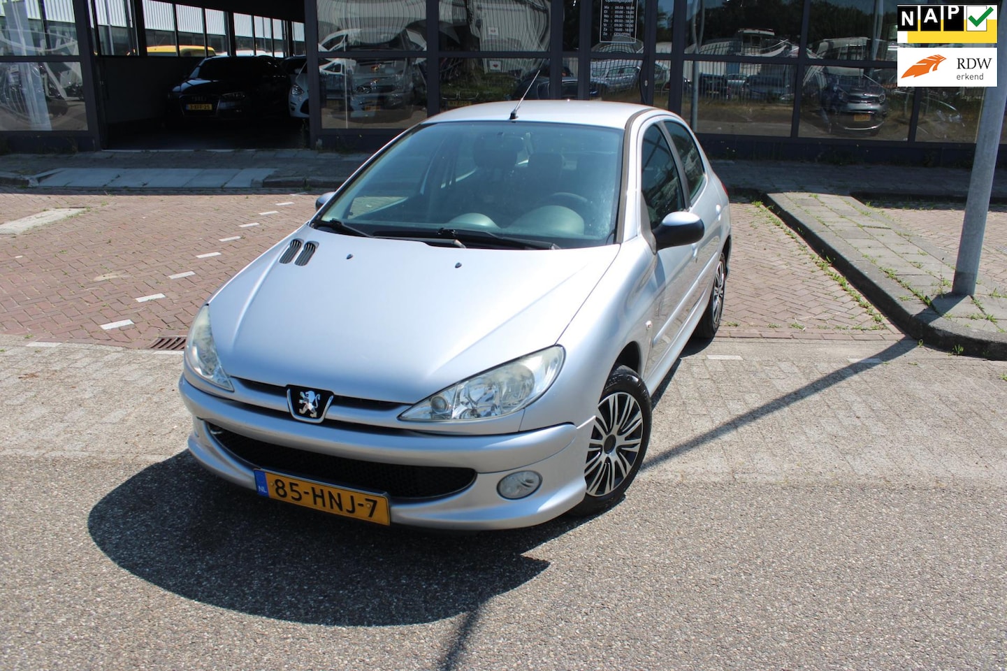 Peugeot 206 - 1.4 Génération | IJskoude Airco | Elektrramen | Cruise | - AutoWereld.nl