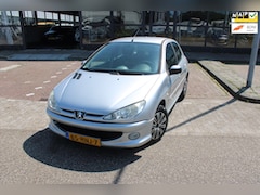 Peugeot 206 - 1.4 Génération | IJskoude Airco | Elektrramen | Cruise |