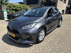 Toyota Yaris - 1.5 Hybrid Dynamic, Full Led, Achteruitrijcamera, Stoelverw, Maz