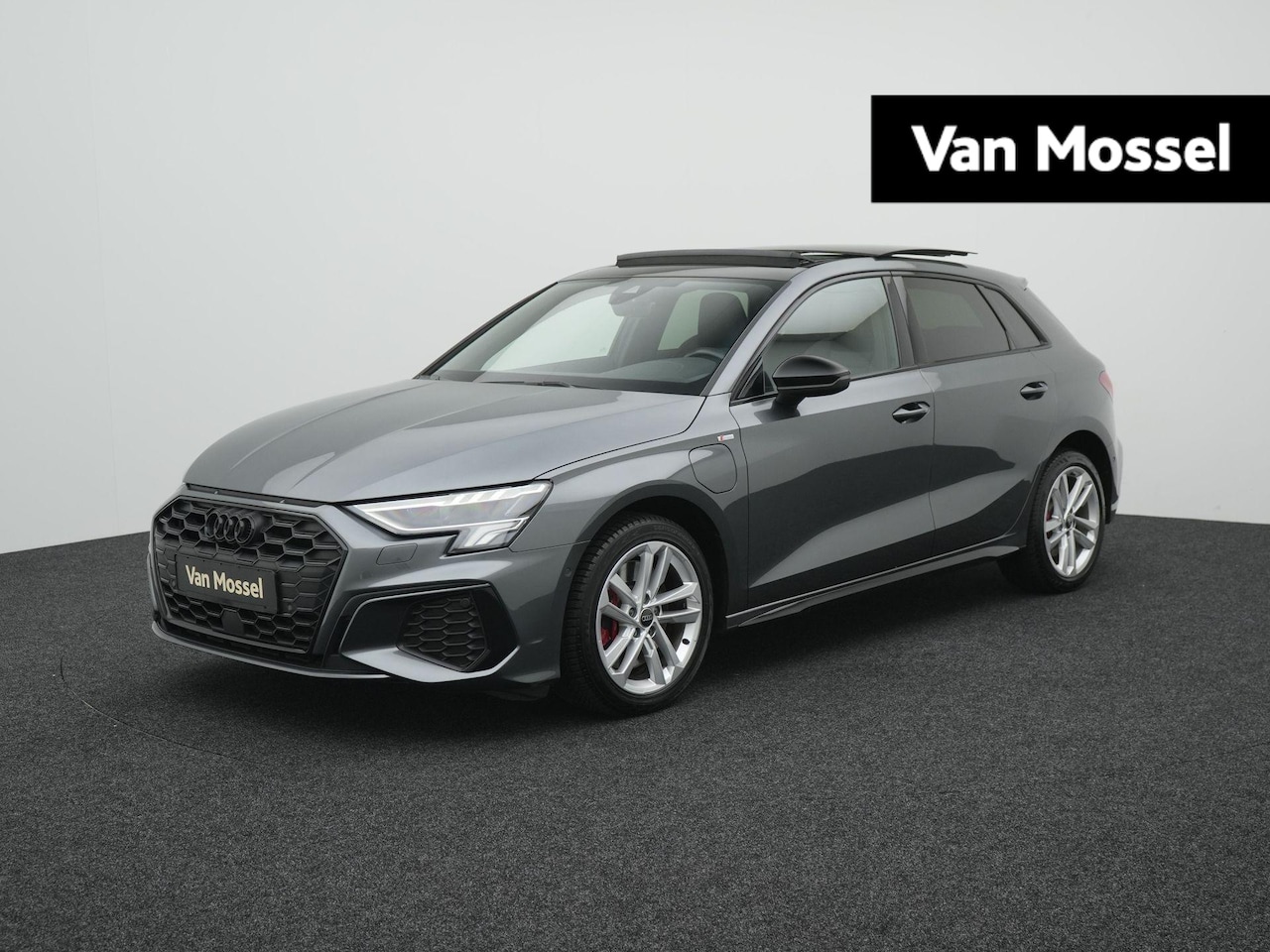 Audi A3 Sportback - 45 TFSI e S edition Competition | PANORAMA/SCHUIF-KANTELDAK | S-LINE | ADAPTIVE CRUISE CON - AutoWereld.nl