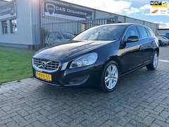 Volvo V60 - 1.6 D2 Momentum AUTOMAAT|NAVI|CRUISE|PDC|LED