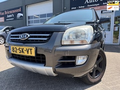 Kia Sportage - 2.0 CVVT Executive met parkeersensoren en trekhaak en bluetooth telefoon