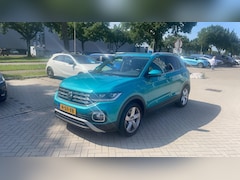 Volkswagen T-Cross - 1.0 TSI Style | TREKHAAK | Navigatie | Key less Entry | Digitaal instrumenten paneel |
