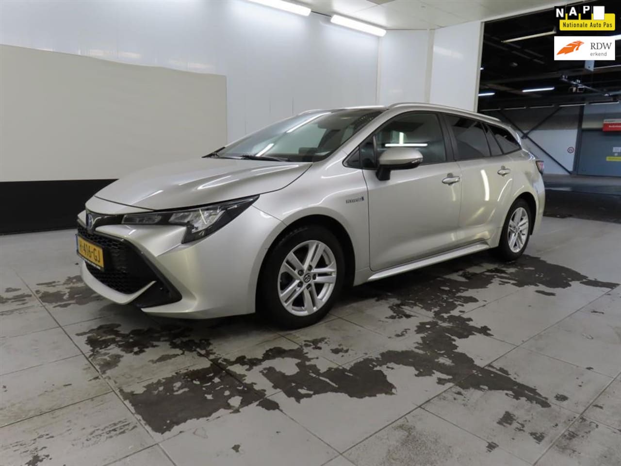 Toyota Corolla Touring Sports - 1.8 Hybrid Business / Apple car Play / Trekhaak / MCC / Gouda - AutoWereld.nl